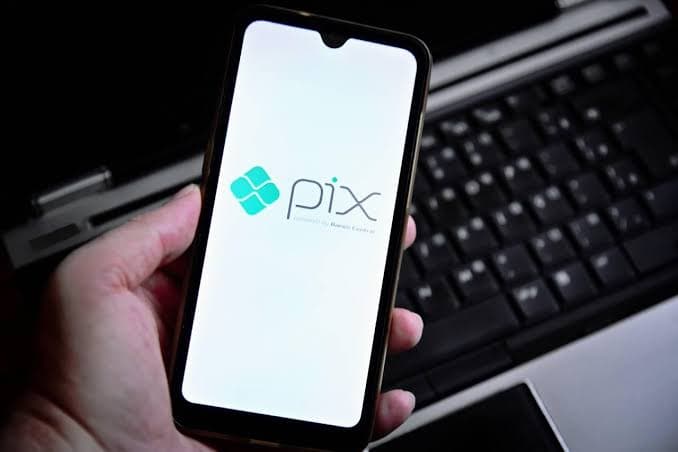 Fake news sobre Pix preocupa comerciantes e usuários e provoca contraofensiva até do presidente Lula