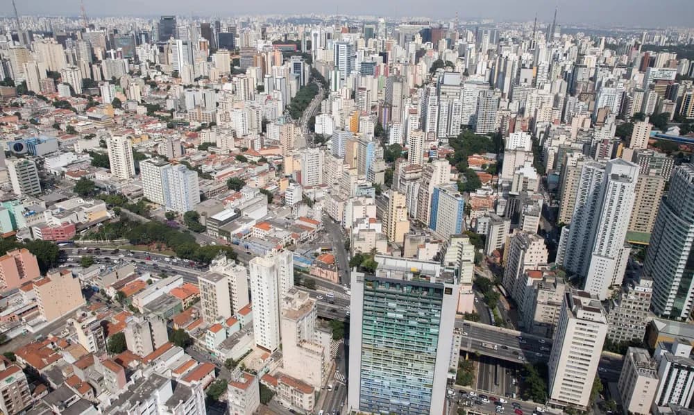 Preço do aluguel residencial sobe 13,5% em 2024, quase o triplo da inflação