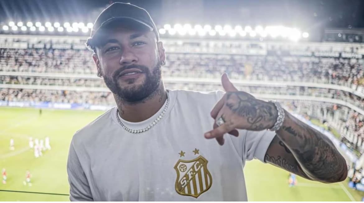 Neymar irá usar camisa 10 de Pelé no Santos e tem data e local para ser apresentado