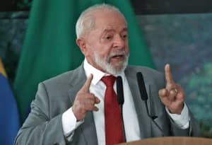Pé-de-Meia: pedido para impeachment de Lula chega a 100 assinaturas