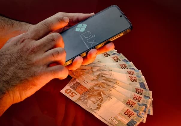 Monitoramento de Pix gera desgaste e vira nova “taxa das blusinhas”