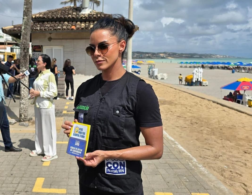 Procon fiscaliza prática de preços abusivos na praia de Ponta Negra