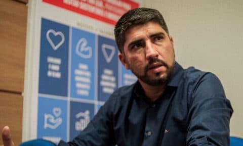 Executivo de futebol do ABC puxa repórter da 96 FM pelo braço e tenta intimidá-lo após coletiva de imprensa