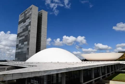 Lula exonera 10 ministros para votarem nas eleições do Congresso neste sábado (1º); veja quem são