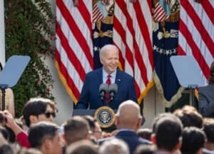 Biden afirma que deixa EUA ‘mais forte' para Trump