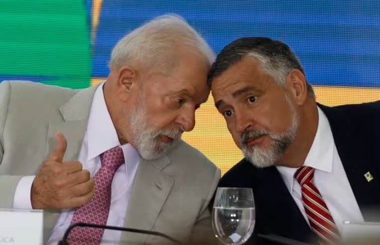 Lula comunica demissão de Pimenta da Secom, e Sidônio Palmeira assume comunicação do governo nos próximos dias