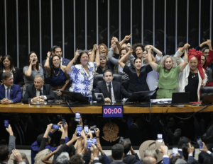 Depois de briga em plenário, Motta quer definir regras de convivência