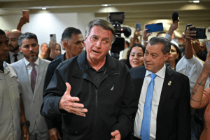 Mesmo com denúncia da PGR, Bolsonaro e a direita não perdem força para 2026, dizem analistas