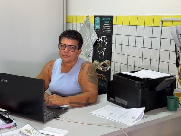 Diretora que pediu exoneração após ameaças quer seguir como professora: ‘é a minha profissão’