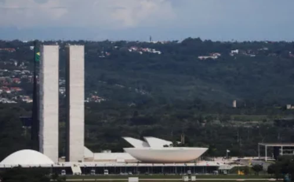 Com favoritos, Senado e Câmara elegem novos presidentes neste sábado (1º)