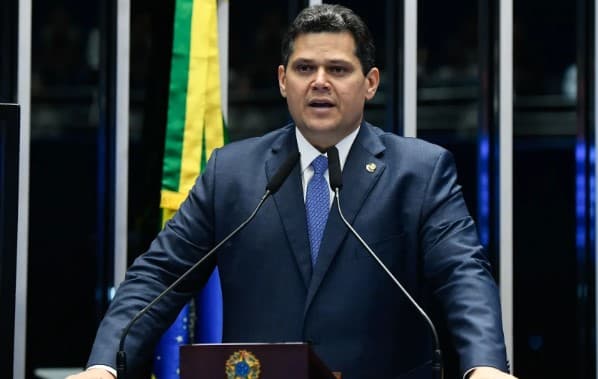 Davi Alcolumbre volta à presidência do Senado após quatro anos