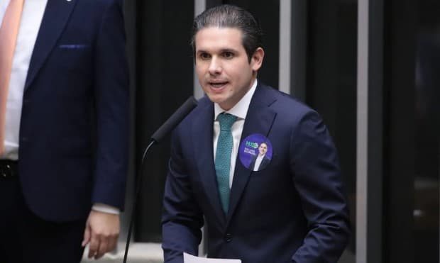 Hugo Motta é eleito presidente da Câmara dos Deputados com 444 votos