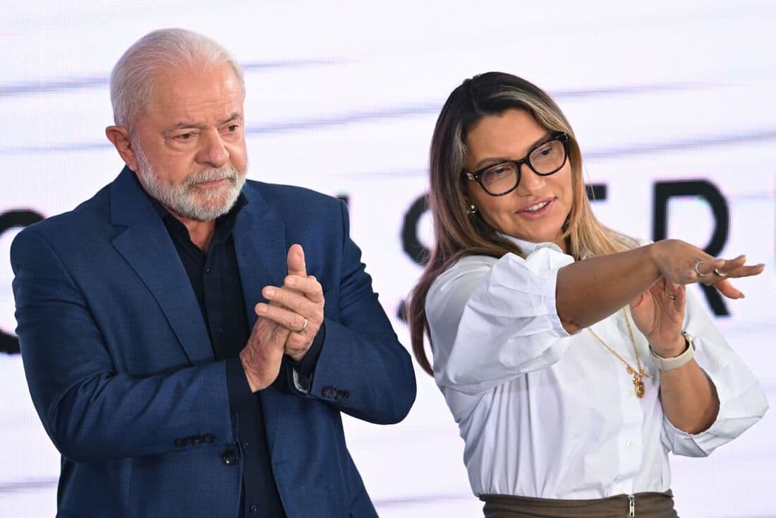 ‘A coisa gostosa que tem na minha relação com a Janja é que ela dá palpite na minha vida', diz Lula
