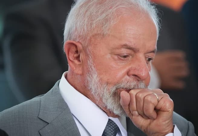 Lula fala mais e comete mais de 20 gafes em 2 meses