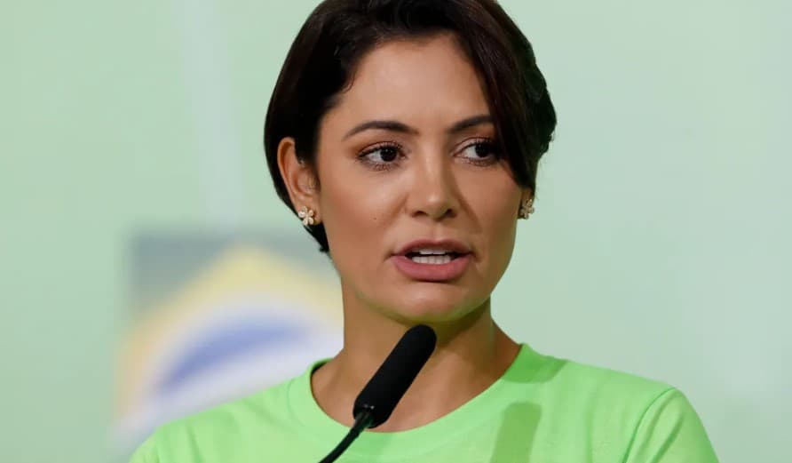 Mauro Cid tem distúrbios mentais, diz Michelle Bolsonaro sobre delação