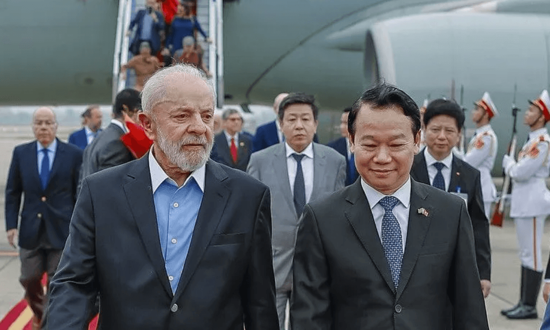 Lula discute acordo de aviação, carne bovina e cúpula dos BRICS no Vietnã