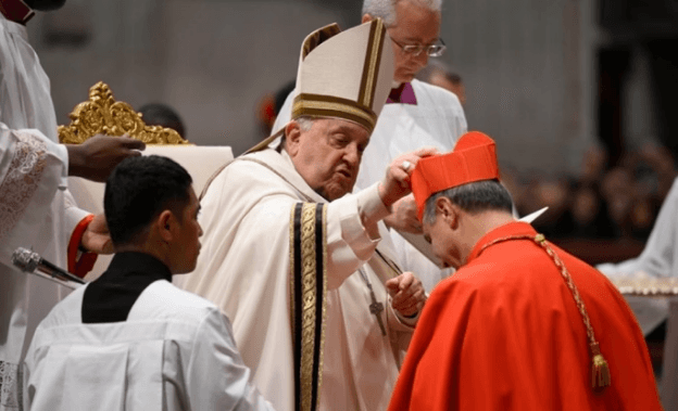 Vaticano atualiza como está o papa Francisco, internado há quase 1 mês