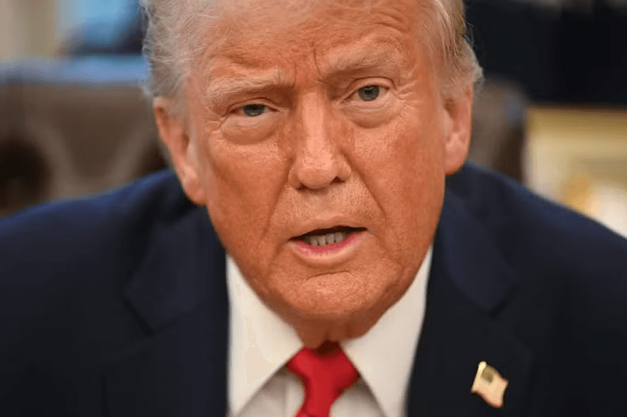 ‘Inimigo estrangeiro': Trump invoca lei de 1798 para permitir deportação em massa rápida e sem aval de cortes migratórias