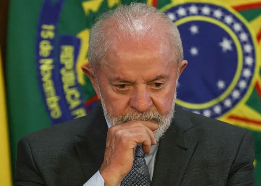 Impopular, Lula sofre com protesto até dentro do próprio governo