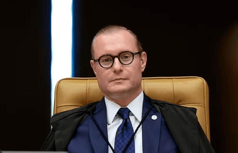 Zanin consultou todos ministros da Primeira Turma antes de marcar julgamento de Bolsonaro
