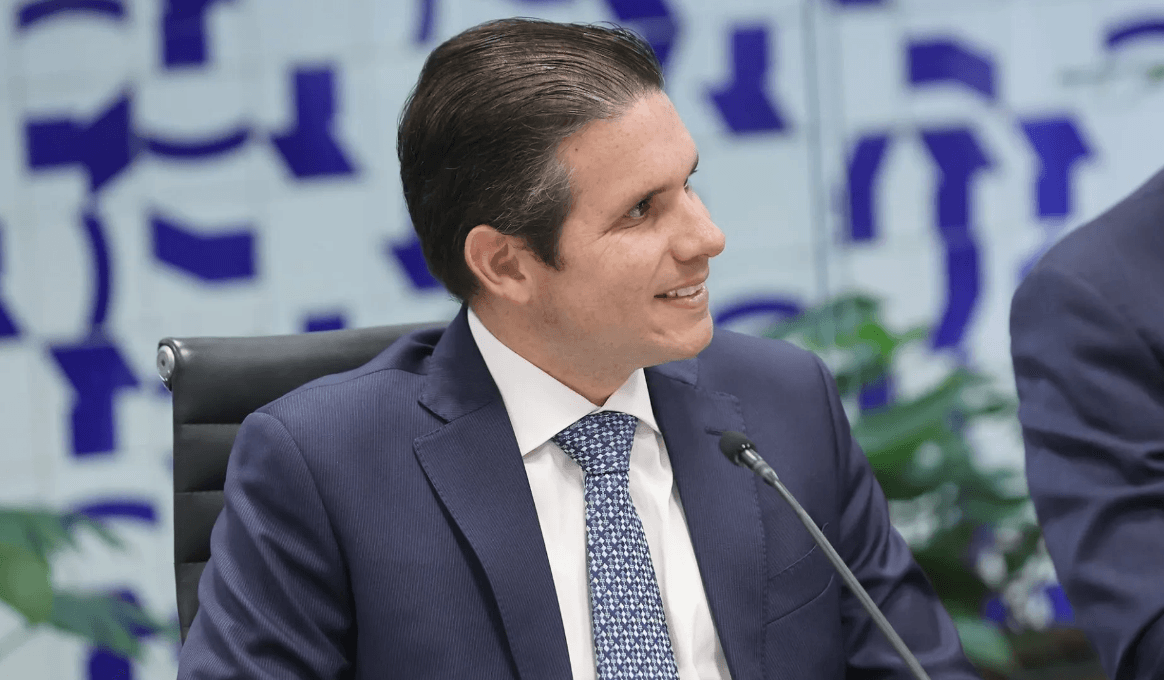 Com Hugo de volta, oposição se mobiliza para pressão por projeto de anistia