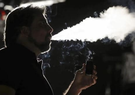 Apreensão de vapes contrabandeados dispara 153%; venda é proibida no país