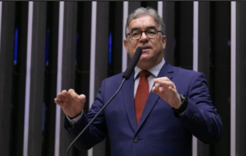 Deputado do PT apresenta novo projeto para permitir retaliação a Trump