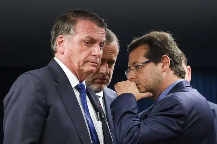 STF deixa para quarta decisão que pode tornar réus Bolsonaro e aliados