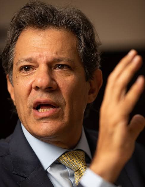 Carga tributária atinge maior patamar em 15 anos e vai a 32,3% do PIB