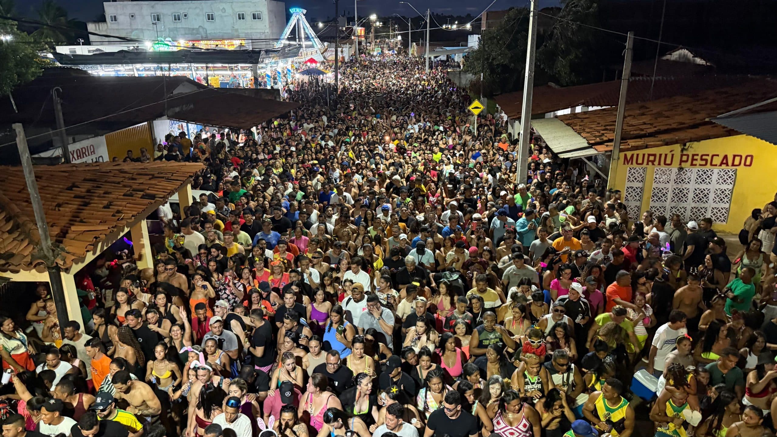 Multidão toma as ruas no segundo dia o Carnaval de Ceará-Mirim com show histórico da Banda Grafith