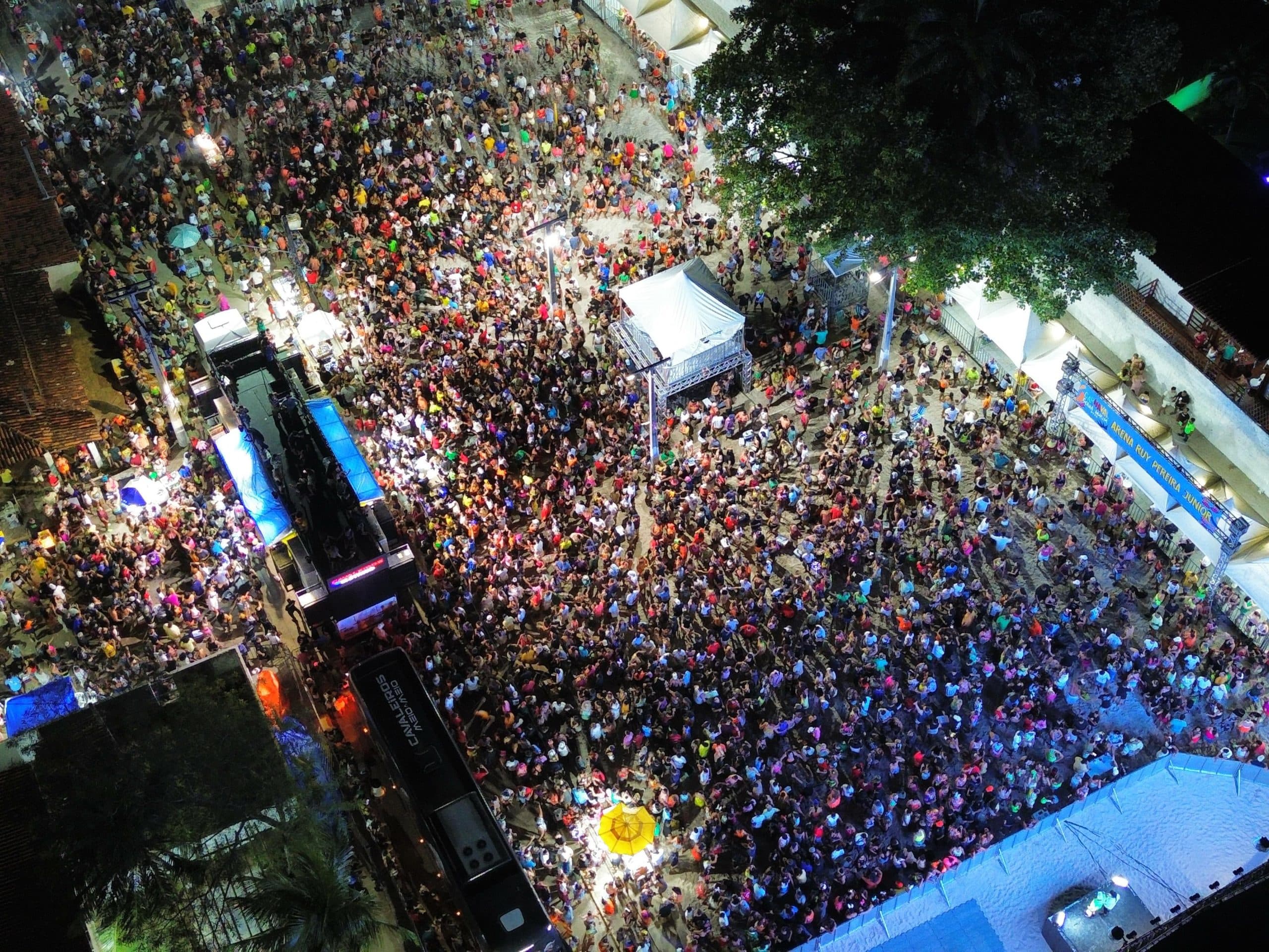 Segunda-feira de Carnaval leva multidão às ruas de Ceará-Mirim com grandes atrações