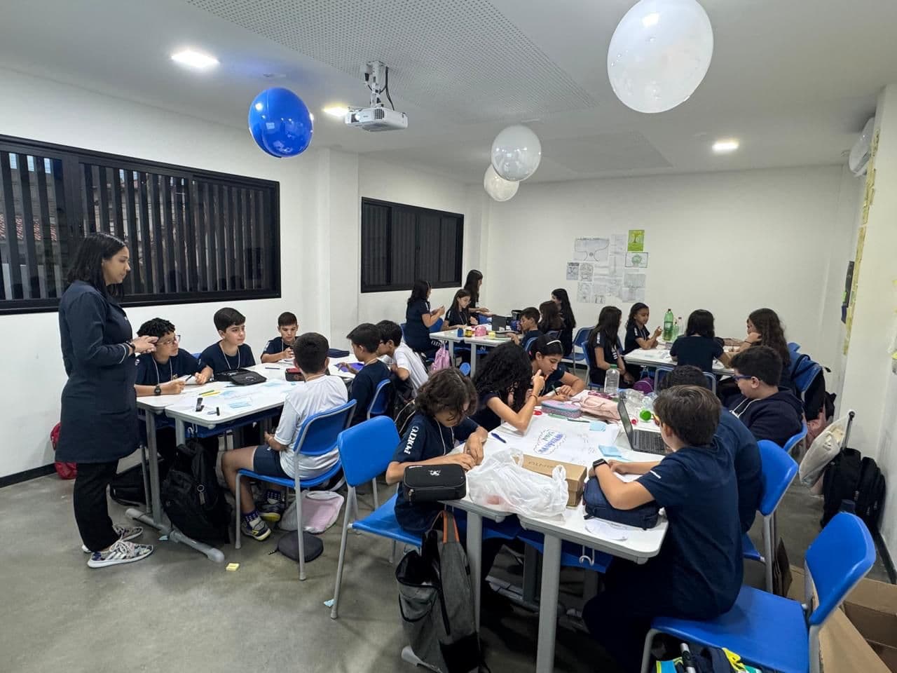 Maratona da Inovação: Estudantes criam soluções para desafios sociais em Hackaton no Colégio Porto