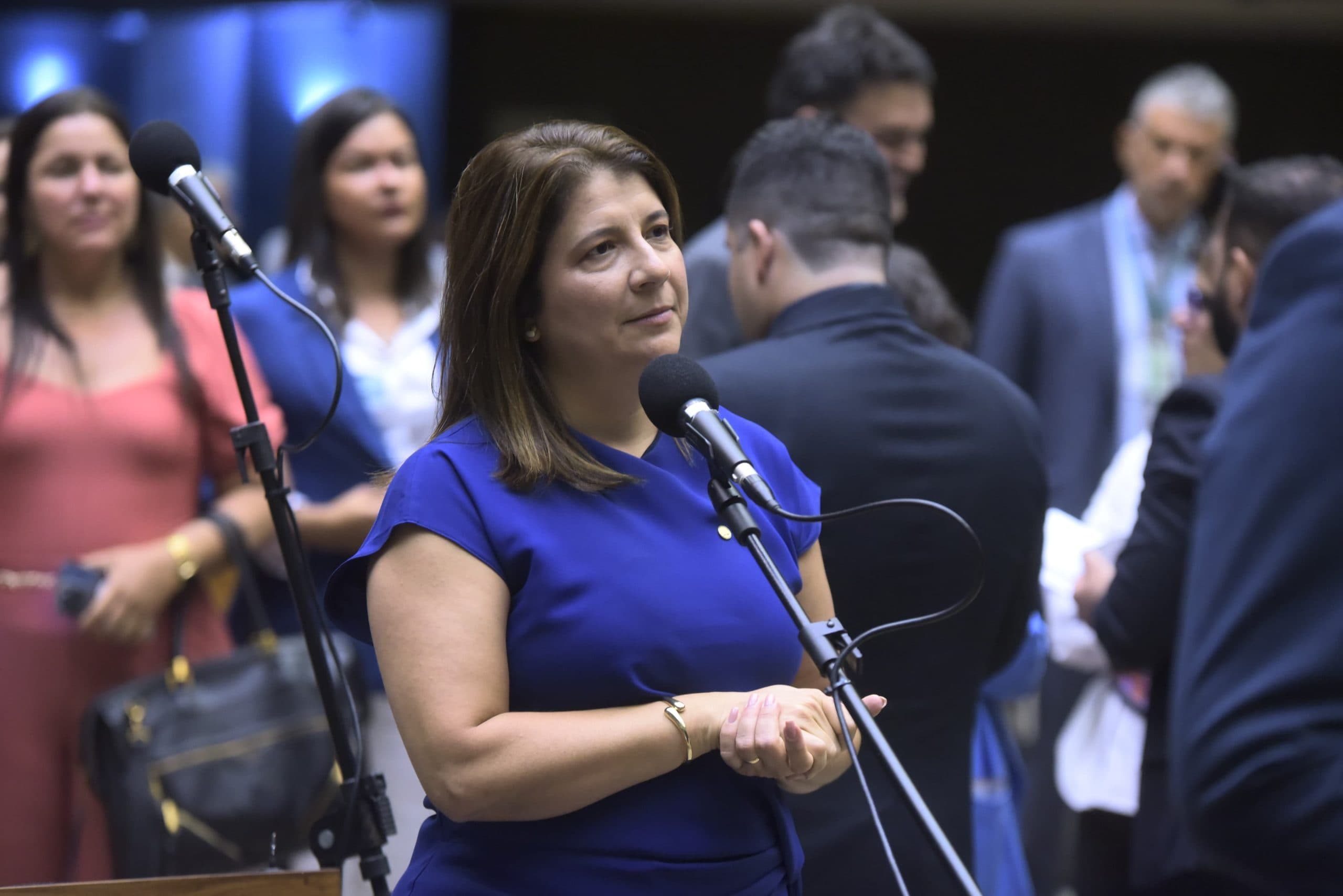 Deputada Carla Dickson apresenta Projeto de Lei Dr. Araken Britto que cria áreas de proteção ao ciclista de alto rendimento