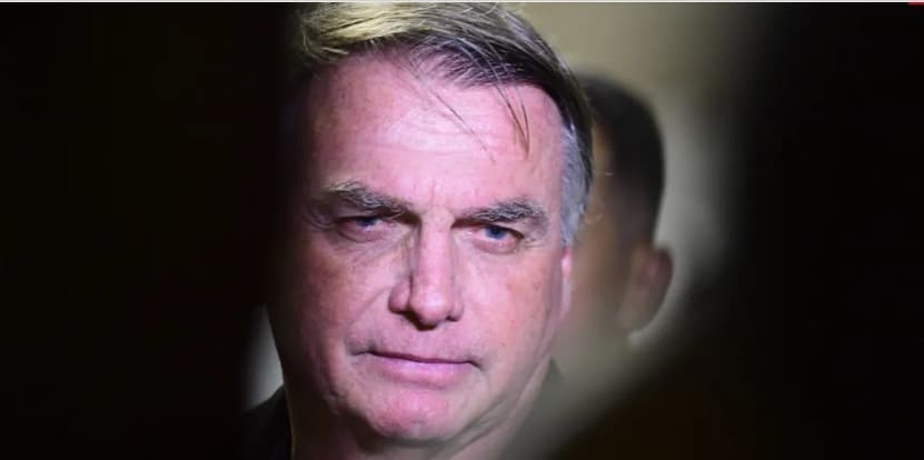 Advogado de Bolsonaro entra com representação na OAB contra o STF