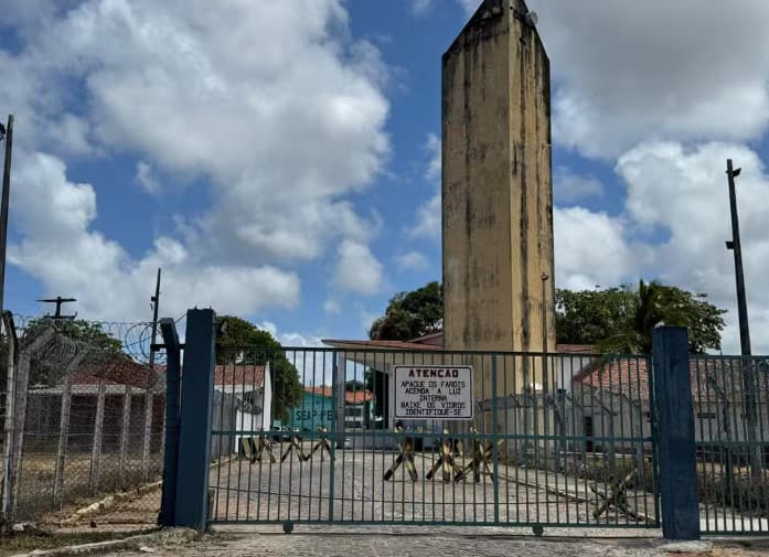 Mulher é flagrada ao tentar entrar em Alcaçuz com “material suspeito” escondido no corpo