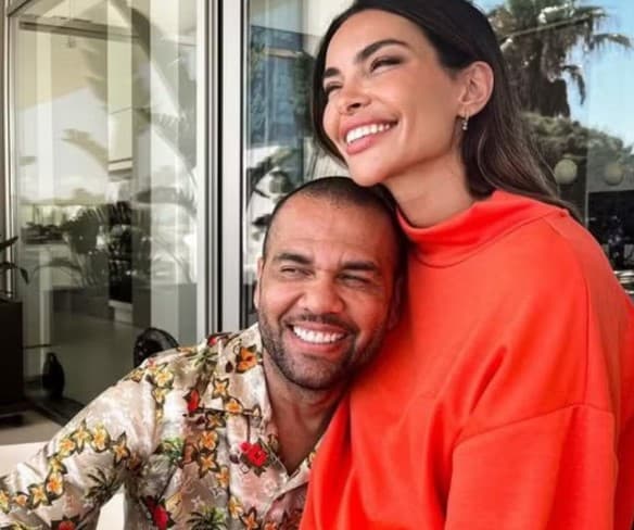 Mulher de Daniel Alves desabafa após absolvição de ex-jogador em caso de estupro: ‘Que se eduquem para não morder a língua'
