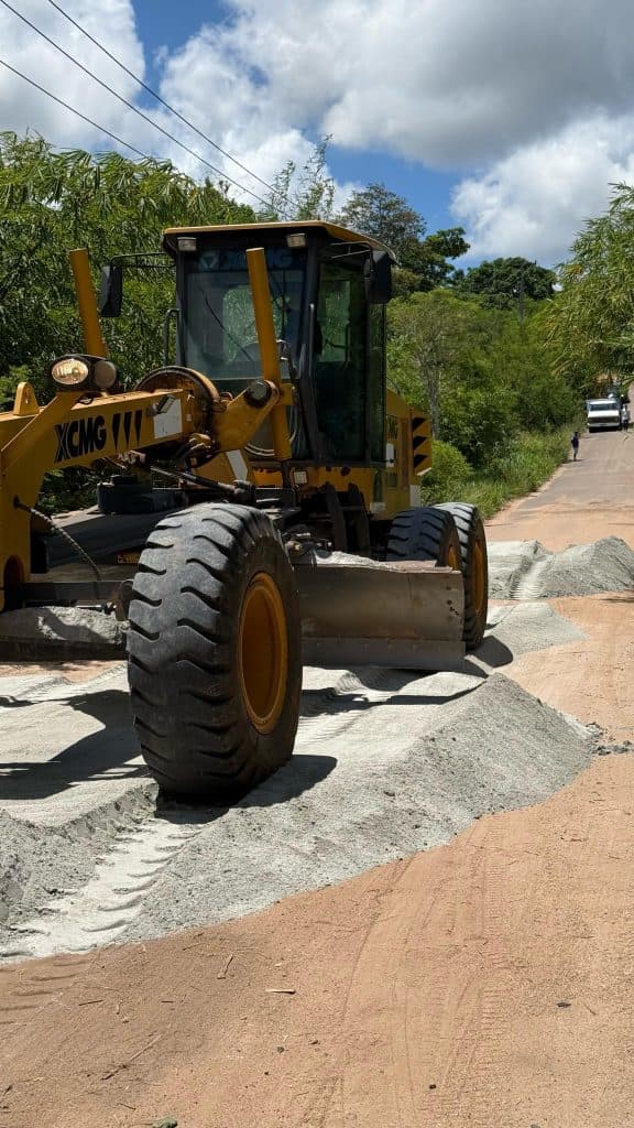 VÍDEO E FOTOS: Prefeito Antônio Henrique cobra providências do governo do estado e inicia operação tapa-buracos na RN 160