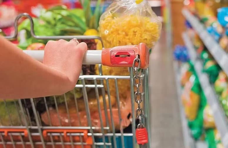 Inflação do ‘básico’ compromete cada vez mais o orçamento das famílias no Brasil, mostra estudo