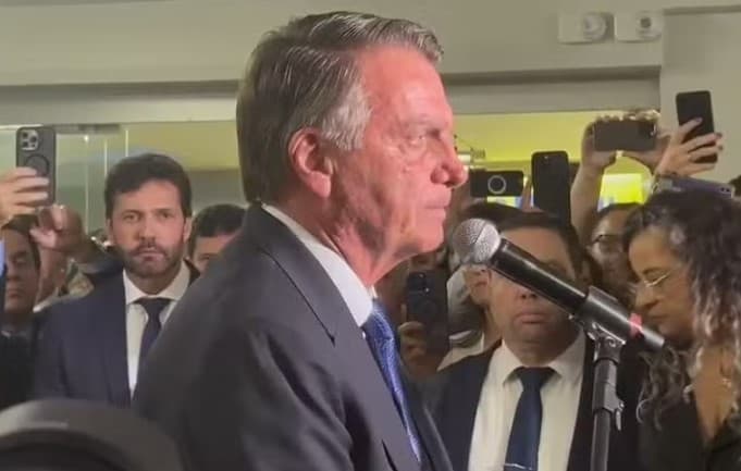 Bolsonaro agradece a Trump por ‘abraçar' Eduardo nos Estados Unidos