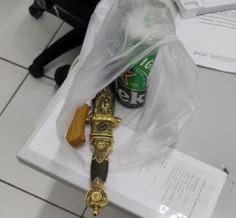 Médico é preso após rasgar pneus de carro de vizinho no Alphaville