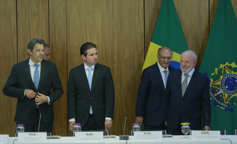 ‘Congresso fará alterações', diz Motta sobre projeto de lei que isenta o imposto de renda de quem ganha até R$ 5 mil