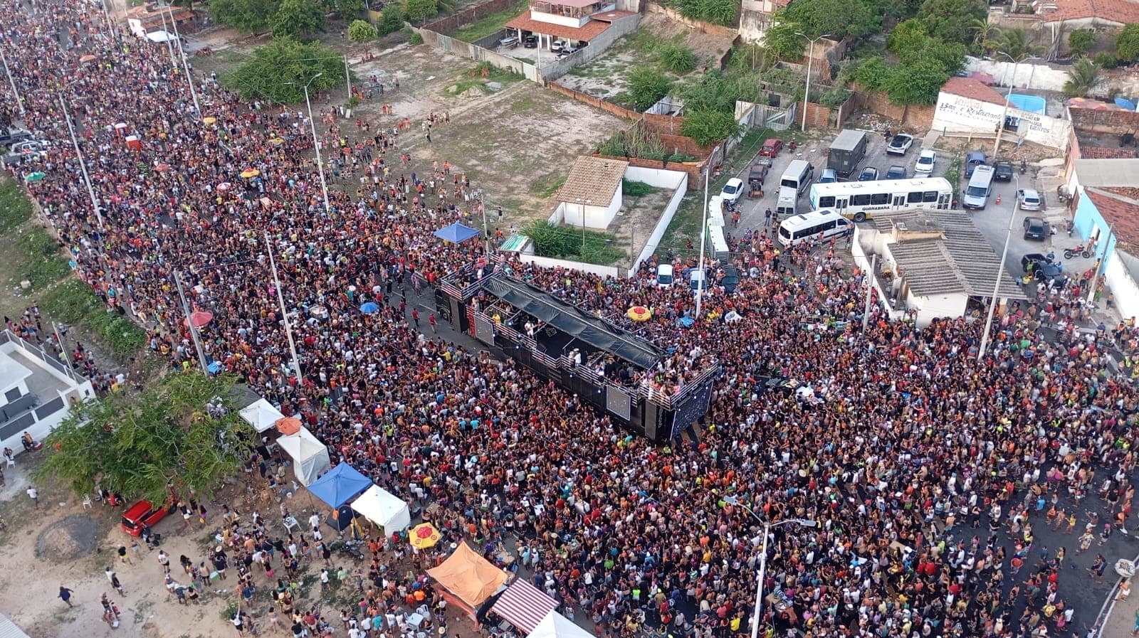 Carnaval de Natal impulsiona faturamento de ambulantes e movimenta economia local