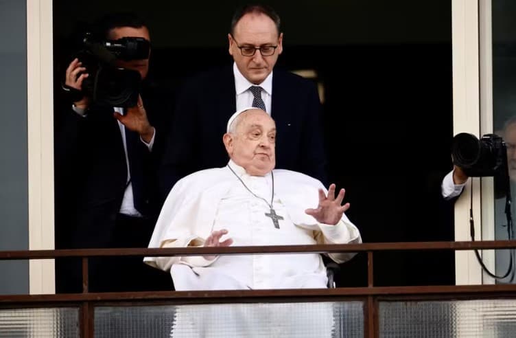 Papa Francisco: médicos pensaram em parar tratamento e deixá-lo morrer durante momento crítico na internação