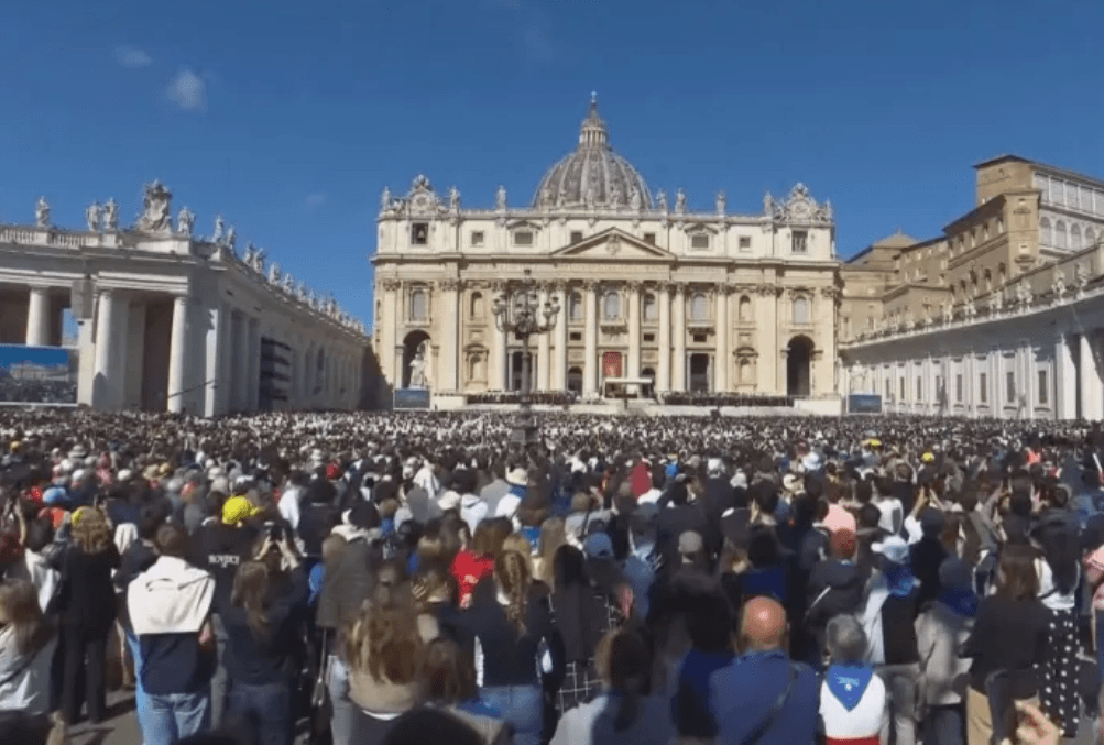 Funeral do papa Francisco: Cerimônia acontece na Praça de São Pedro