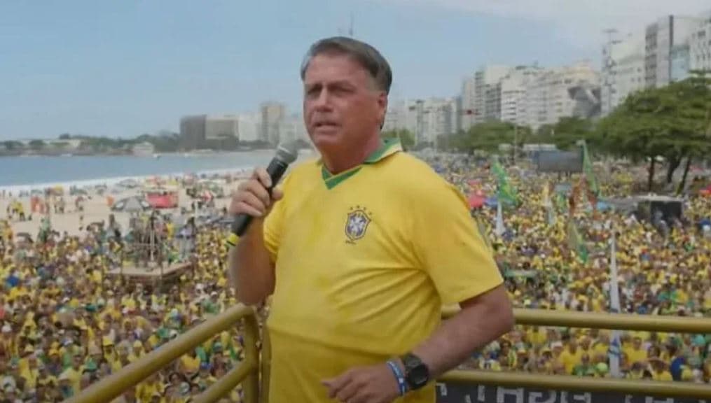 Lula se solidariza com quem rouba o próprio povo, diz Bolsonaro