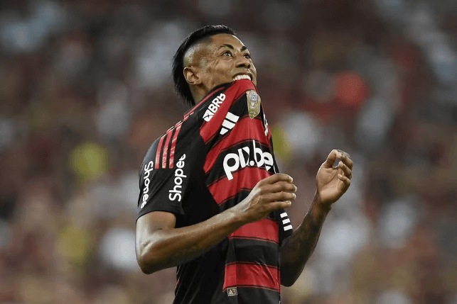 Bruno Henrique, do Flamengo, é indiciado pela Polícia Federal por forçar cartão e beneficiar apostadores