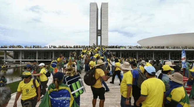 Câmara cria subcomissão para apurar abusos e violações contra presos do 8/1