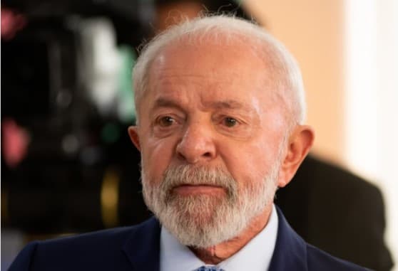 Rejeição a Lula entre mulheres, pretos e pardos supera aprovação