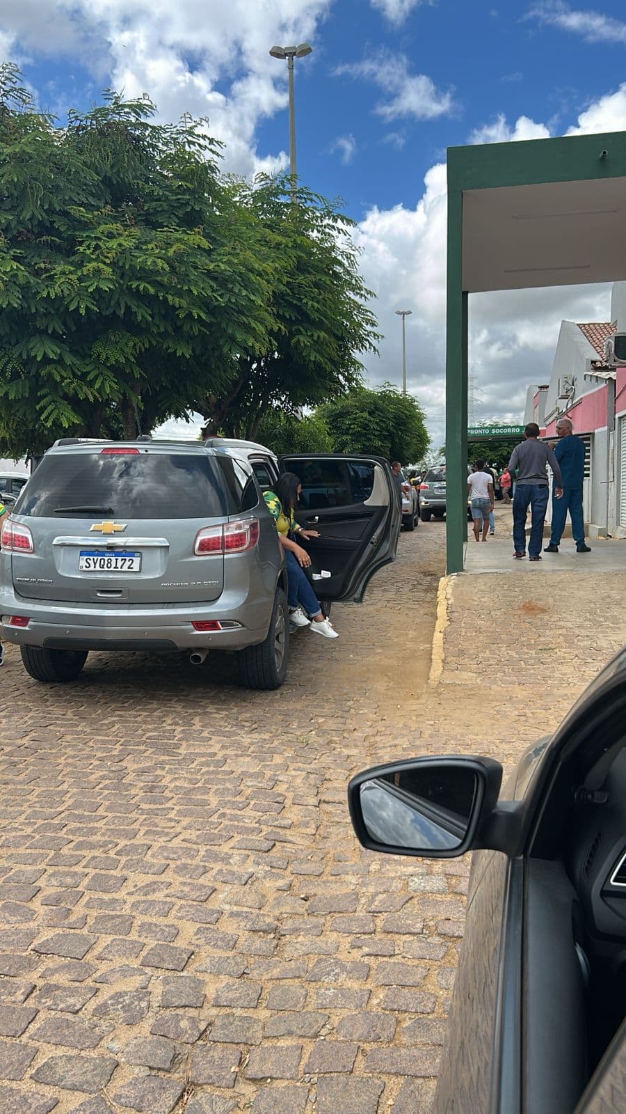 Bolsonaro passa mal e é levado para hospital em Santa Cruz