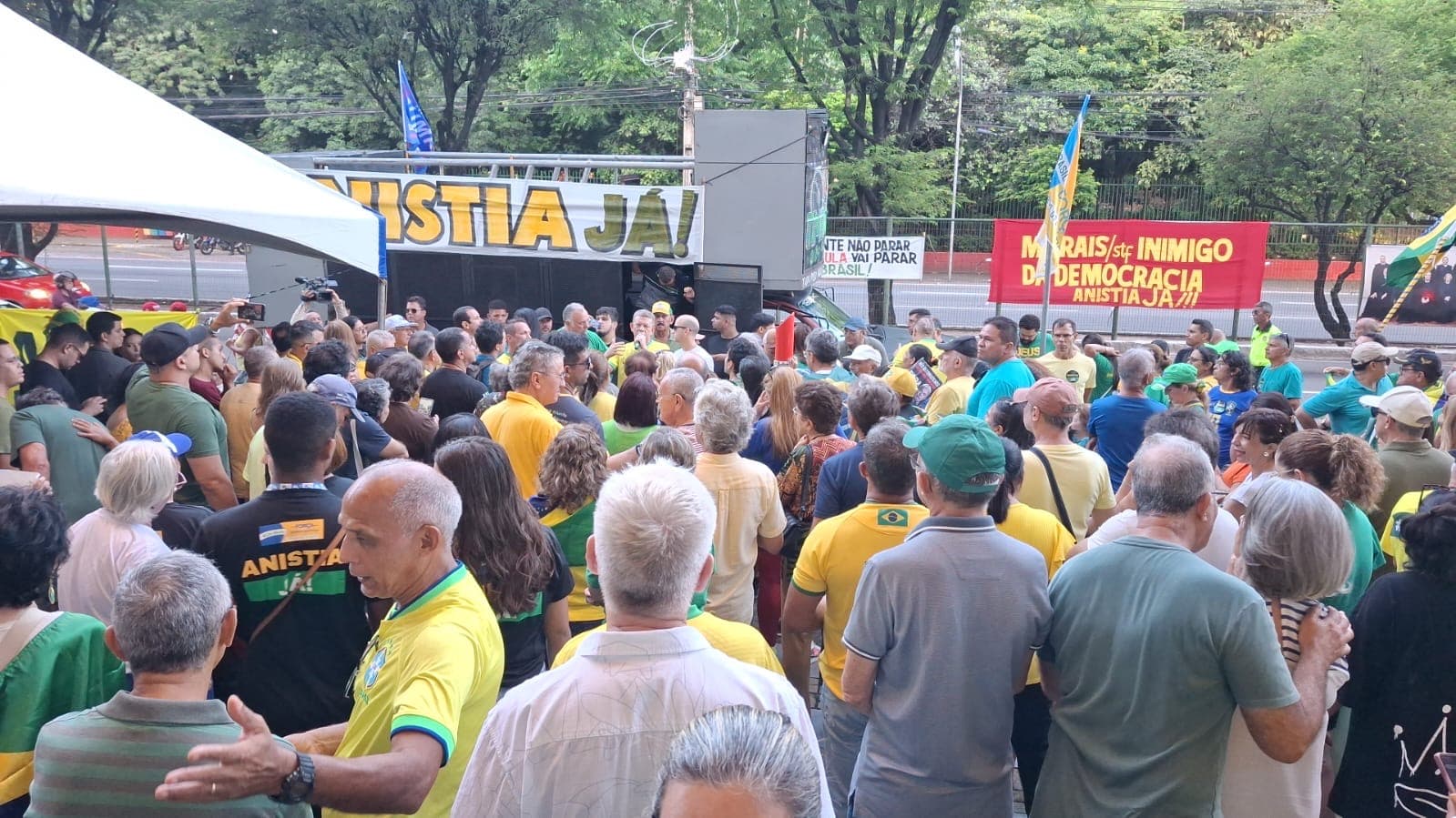 Manifestantes pedem anistia em ato neste domingo em Natal